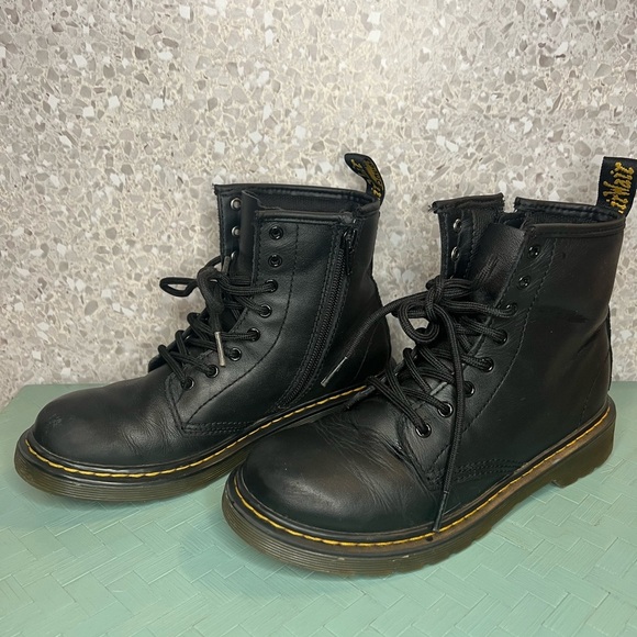 Kids size 36 (US 4) black leather 8 hole Doc Martens - Picture 6 of 6